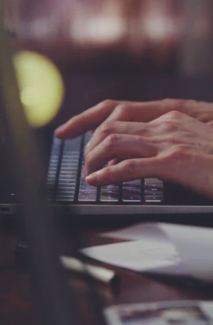 wookftm's tweet photo. His attractive hands💕😢
#LeeDongWook #VLIVE #RadioAPART #이동욱 https://t.co/A4oaUlTtMt
