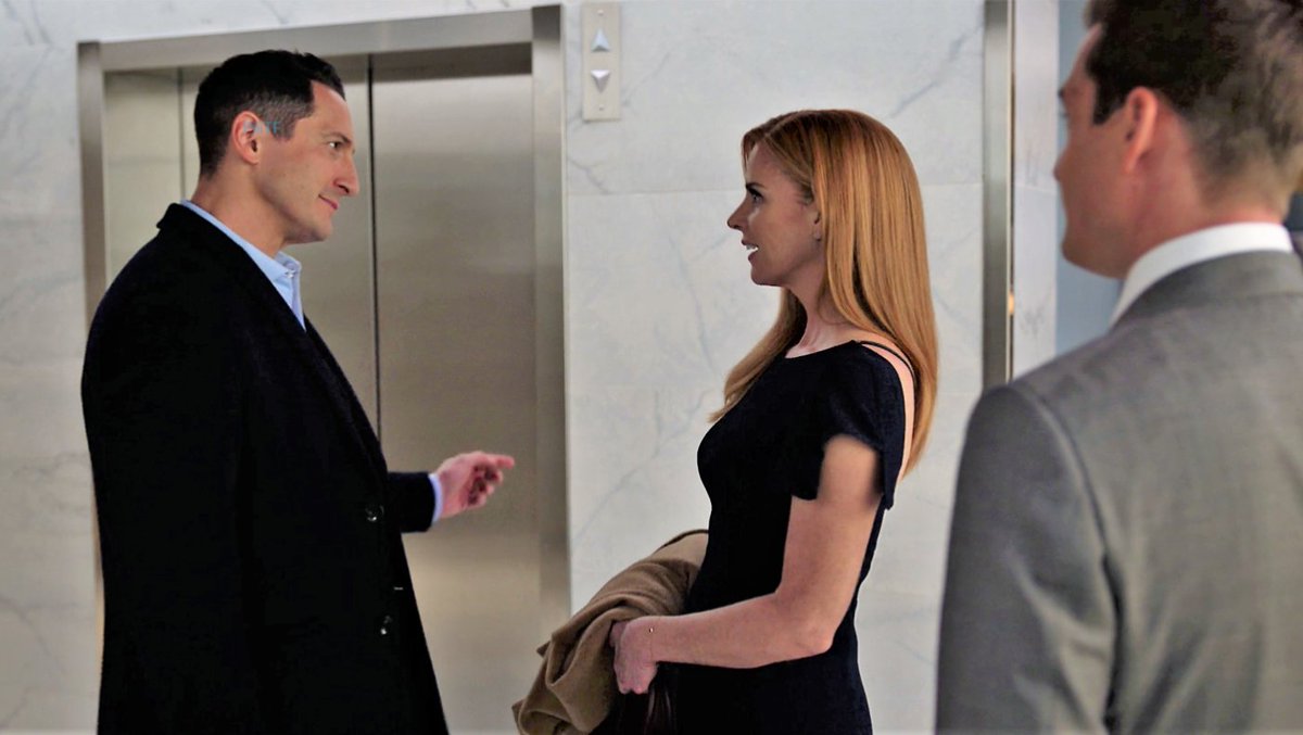 #SashaRoiz as Thomas Kessler. #SarahRafferty as Donna Paulsen #GabrielMacht as Harvey Specter
#Suits 8.14 "Peas in a Pod"
#screenshots