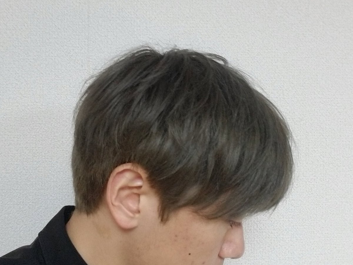 69fuo_mr01's tweet photo. そうそう、3月末に2週間だけ髪色を明るくしてました！ https://t.co/aOsxadDXr8