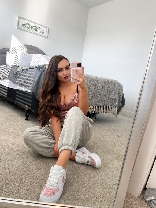 Comfy, but make it cute😉💖 https://t.co/TaqfBYgjeE<a href="/tag/revengeprank"class="tags"><span>#revengeprank</span></a>