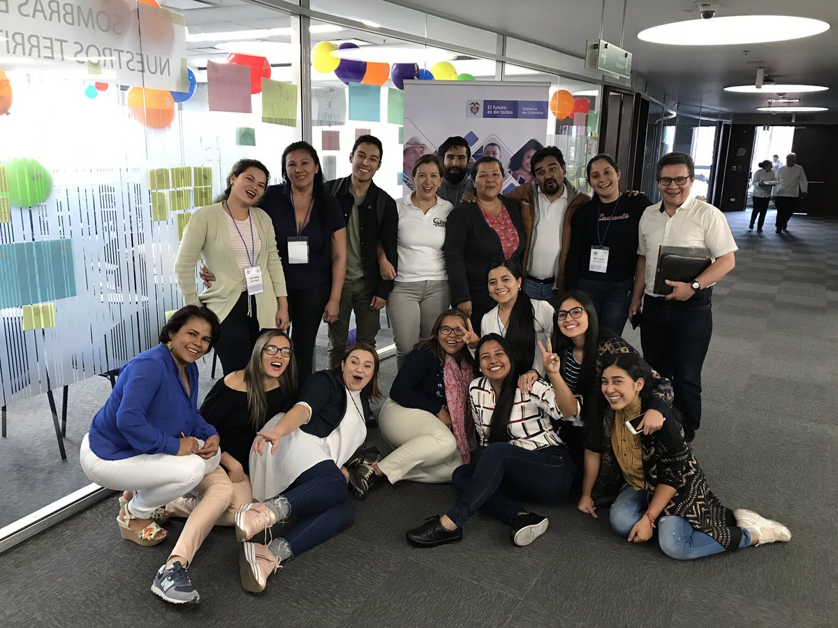CulturamaCol's tweet photo. Gestor@s locales de Putumayo por medio de Culturama (AAR) iniciaron el Diplomado de Formación de Formadores, modalidad virtual, con la Cámara de Comercio de Cali; un programa liderado por el @MinjusticiaCo y el programa para una paz sostenible de @USAID_Colombia https://t.co/dvc2Q6lt5G