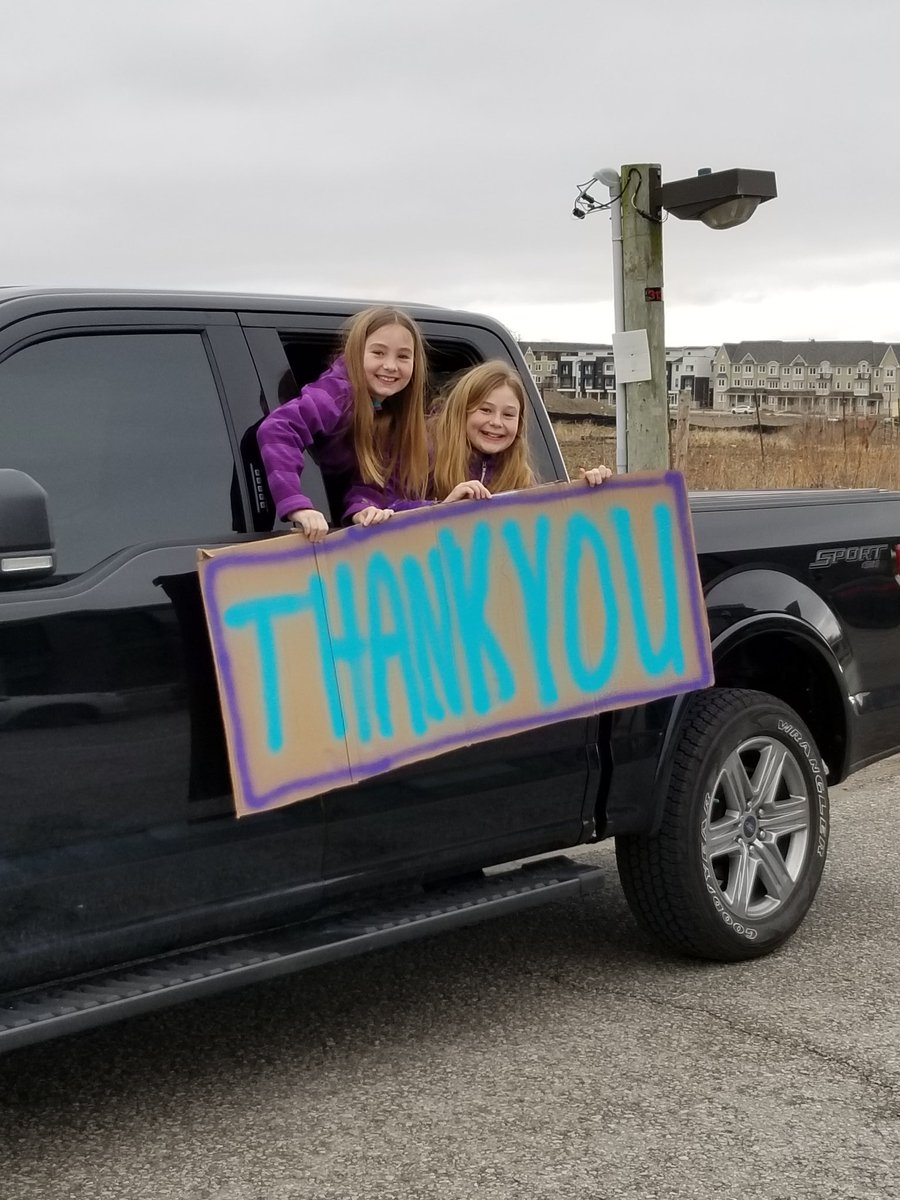 rebeccamacrae's tweet photo. @CTVToronto @CBCToronto @CityNews visit the Facebook group to see the Markham community parading around Markham Stouffville Hospital to thank the frontline workers. There was a turnout of about 100 cars, police, fire trucks, paramedics. Group is "Thank you Frontline workers" https://t.co/y9qsclrfQi