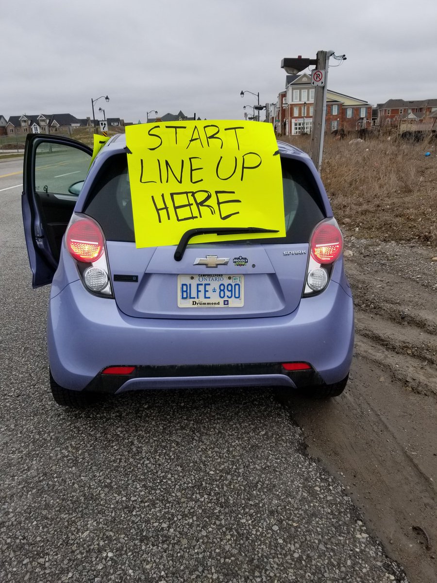 rebeccamacrae's tweet photo. @CTVToronto @CBCToronto @CityNews visit the Facebook group to see the Markham community parading around Markham Stouffville Hospital to thank the frontline workers. There was a turnout of about 100 cars, police, fire trucks, paramedics. Group is "Thank you Frontline workers" https://t.co/y9qsclrfQi