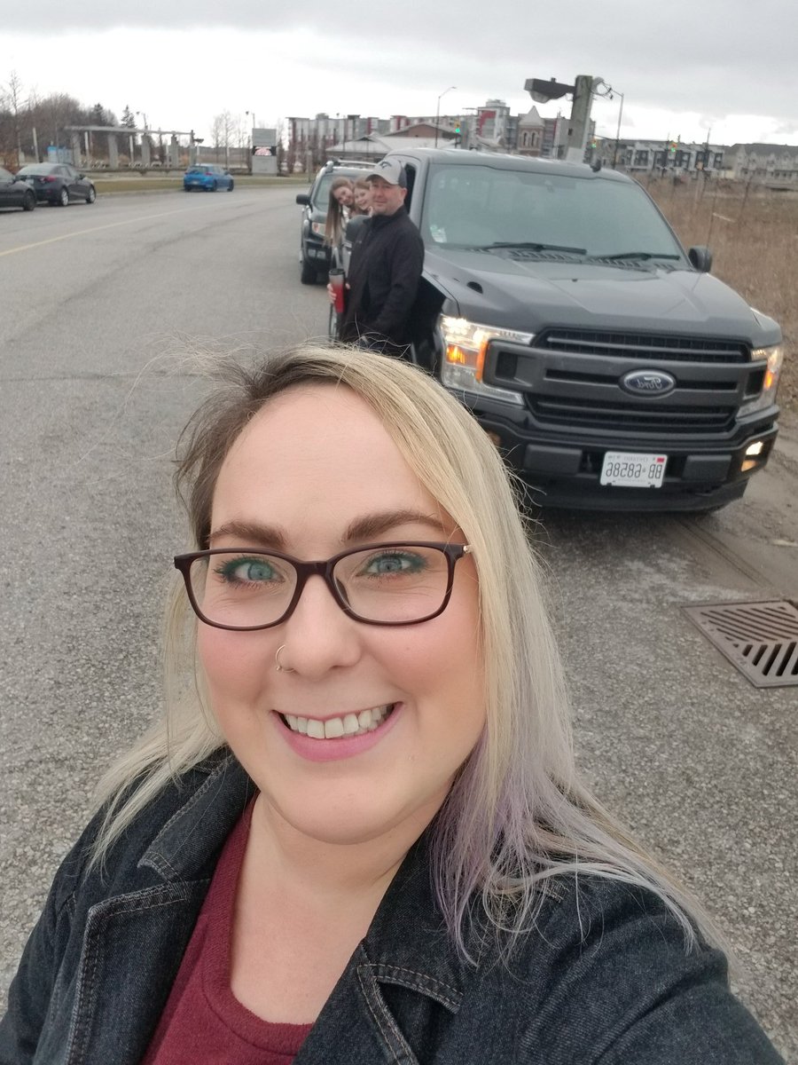 rebeccamacrae's tweet photo. @CTVToronto @CBCToronto @CityNews visit the Facebook group to see the Markham community parading around Markham Stouffville Hospital to thank the frontline workers. There was a turnout of about 100 cars, police, fire trucks, paramedics. Group is "Thank you Frontline workers" https://t.co/y9qsclrfQi