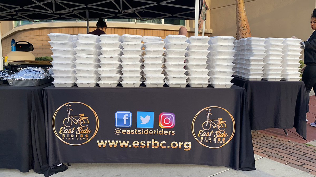 EASTSIDERIDERS's tweet photo. Today we served 680 pancake breakfast in just over 30 minutes. @Chase we’re still here. Let’s discuss how you can get involved in these difficult times in the community. #COVID19Relief #covid19 @CedarsSinai @MissRodgersHood @BlueShieldCA @NikeLA #feedingthehungryseries #esrbc https://t.co/uD7OUGXBs6
