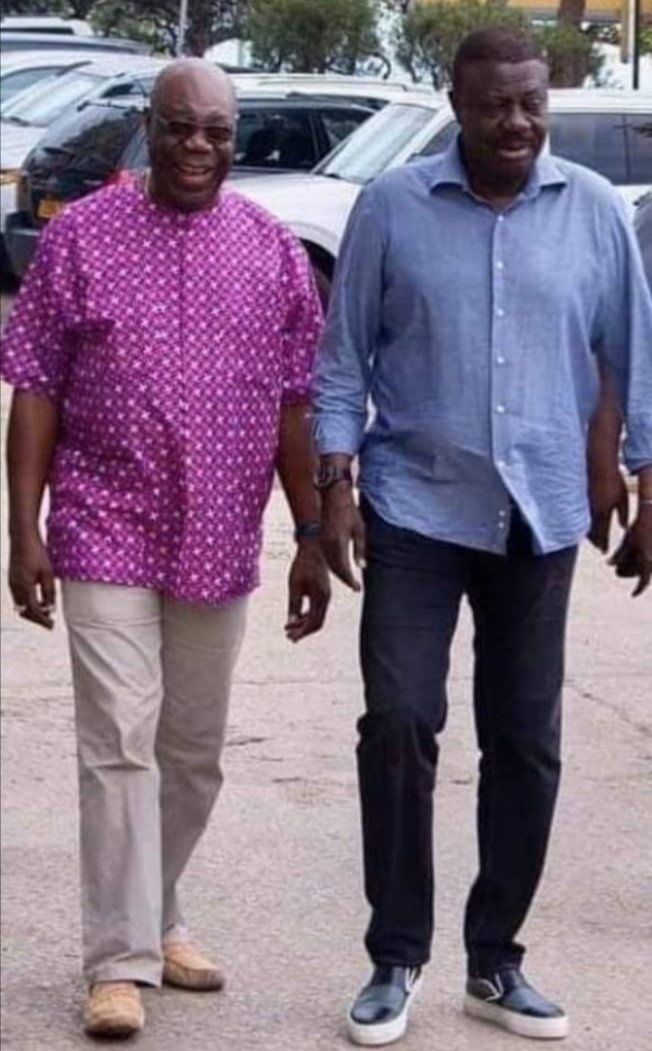 OGRAYANE's tweet photo. Regrets éternels
2 célébrités africaines
2 légendes du continent
Tous 2 emportés par le virus mortel
Ce fichu tueur silencieux
Cet enfoiré de coronavirus
#ripmanudibango
#rippapediouf #rippape
#FightCOVID19 #StopCoronaVirus #StopTheSpread #StopCovid19 #StopCovid19CIV #TeamOM https://t.co/zeAx7PoWLC