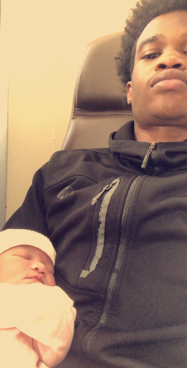_hoopkid's tweet photo. GirlDad💕🤞🏾🥰                                      Emberlynn Jaylani Wade 🙏🏾 https://t.co/nNhj2dmyxL