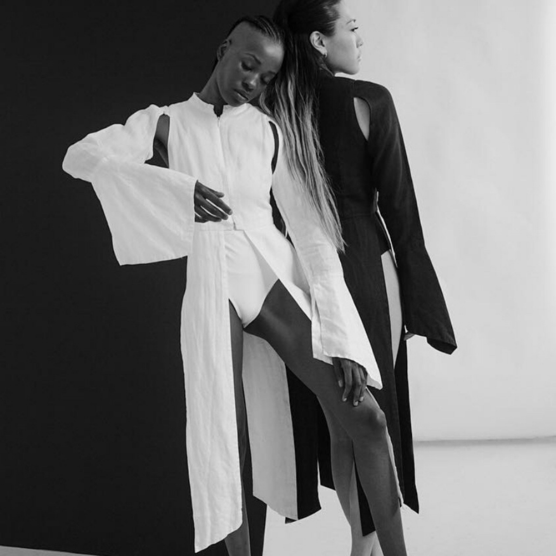 TheFolklore's tweet photo. The Black &amp; White Willow Top by New York based brand, Elle Est (@elleest_) is a 100% linen shirt inspired by the shape of weeping willow trees. Pair with shorts for the upcoming spring/summer season. Find both #ElleEst tops online now on The Folklore website. #OurFolklore https://t.co/DRNvFrgUTc