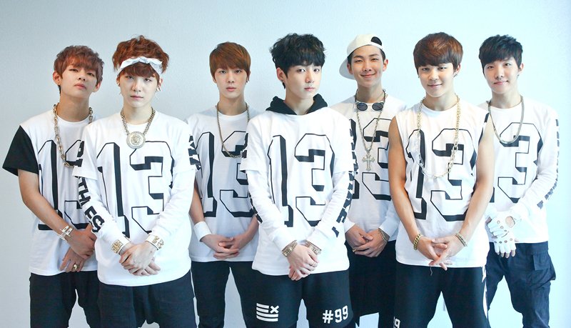 Бтс дебют. Группа бтс 2013 год. Дебют бтс 2013 дата. Группа бтс 2013. Когда был дебют бтс.