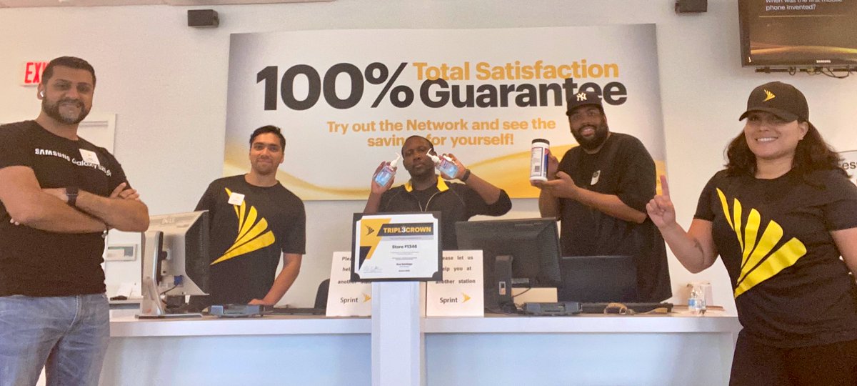 analove7's tweet photo. Super Proud of my Team @SprintClermont #TRIPL3CROWN Back to Back ✌🏼 Thank You 🙌🏽 @tracySprint for your support #SprintFam #SprintStrong @SprintSouthEast https://t.co/J8C68GMkMr