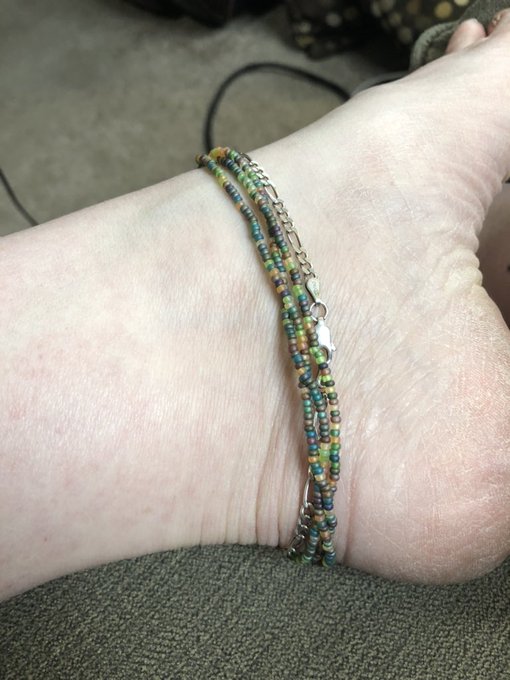 Wondering what I&rsquo;ve been doing.... made myself a new ankle bracelet today..... https://t.co/dUsMutx8<a href="/tag/mvsales"class="tags"><span>#mvsales</span></a>