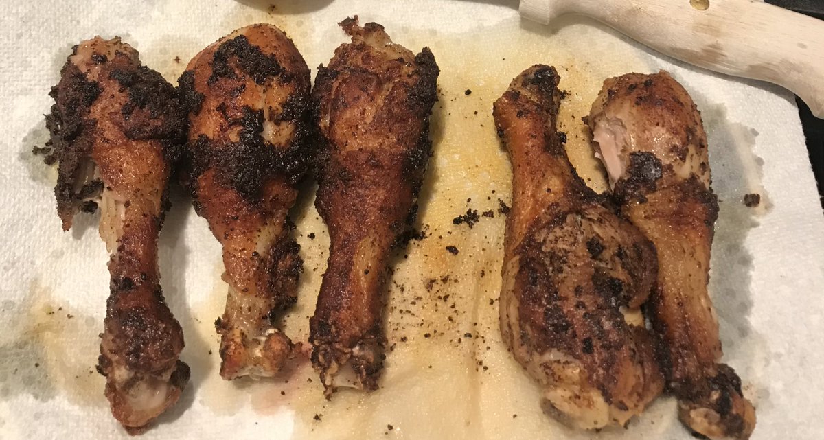 720rcrypto's tweet photo. First time trying to cook fried chicken and oh my we struck gold. So good. #crypto #cryptocook #foodporn https://t.co/v6MdR1ZiEx