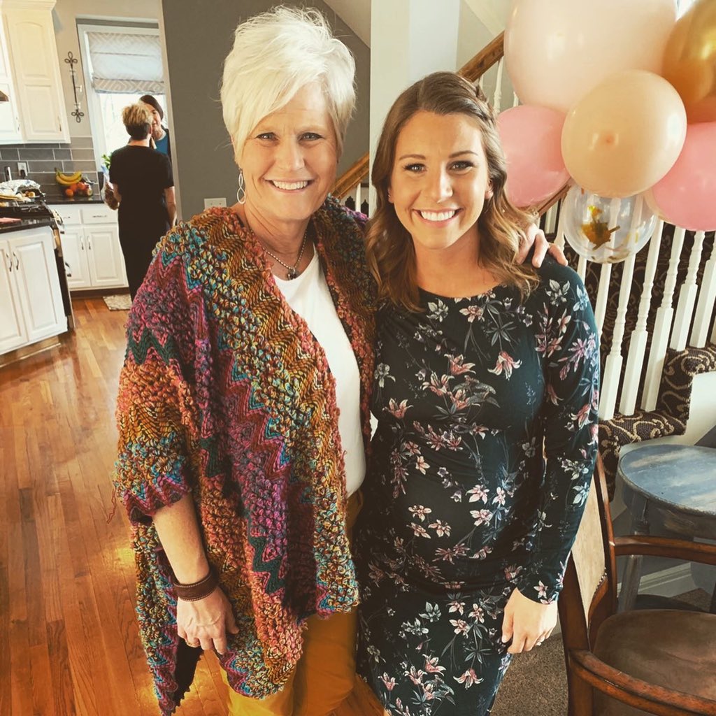 MsBackhausLC's tweet photo. I think I’m not alone when I say this woman has changed so many peoples lives. Never did I think my student teaching experience would be so influential & inspire me like no other❤️ She is who I hope to be one day ❤️ #LPSTeacherTuesday https://t.co/3l0t0ZBcdV