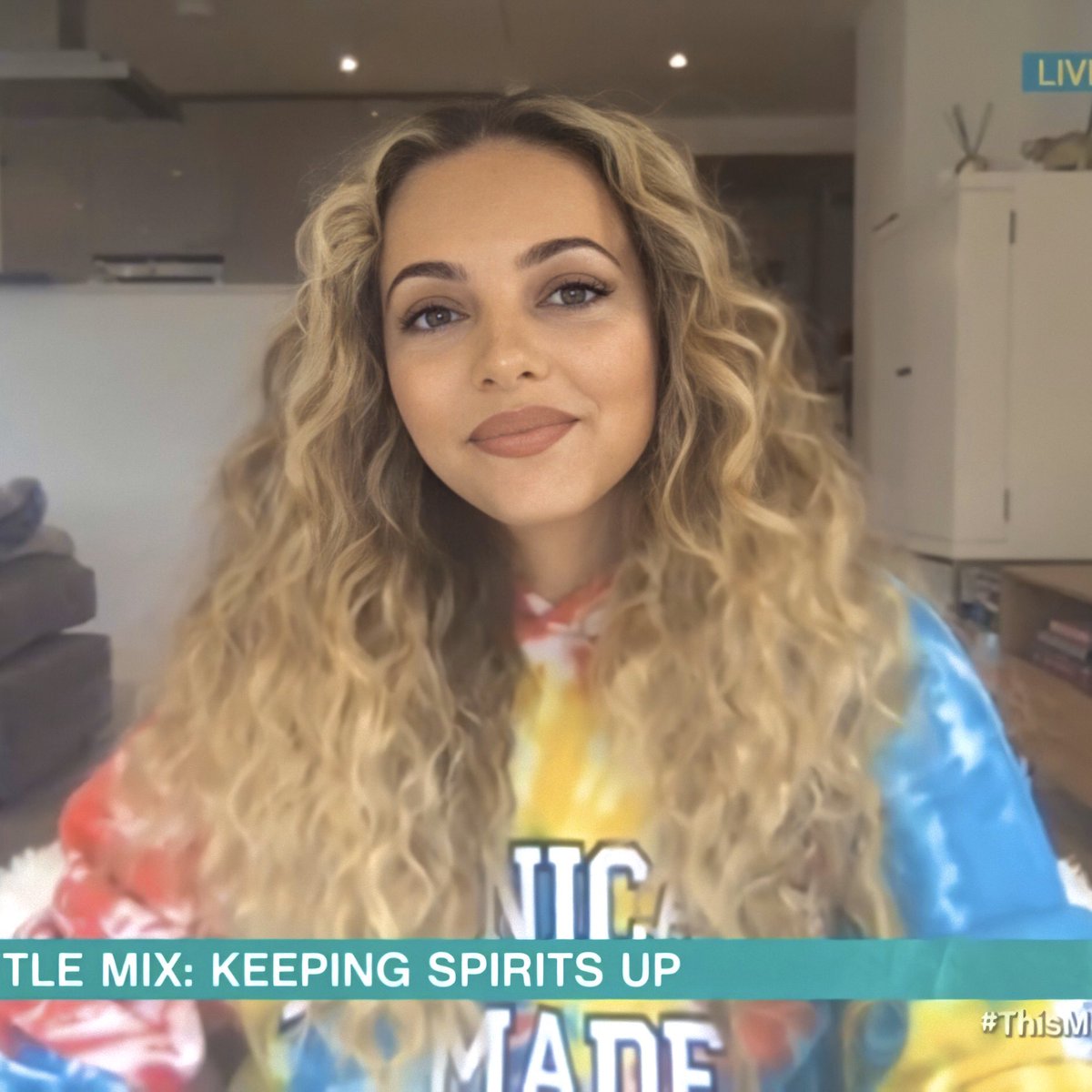 Day 31. I swear to you, people, that I don't get tired (and I'm not going to get tired either) of listening to  #BreakUpSong because it's incredible catchy, empowered and... incredible. That's the tweet. Mixers: keep listening to  #LMBreakUpSong everyday!  #LittleMix  #JadeThirlwall