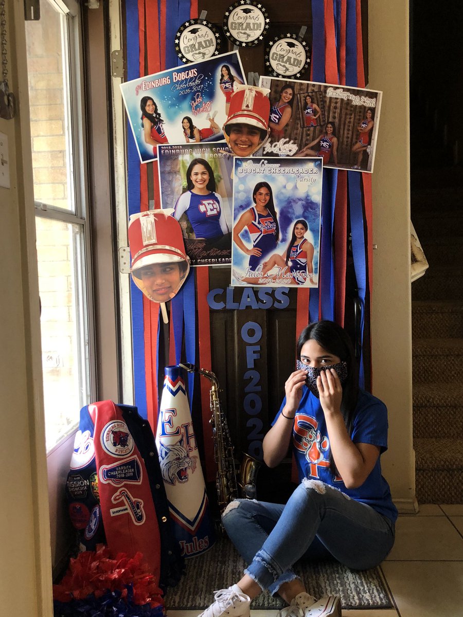 MzjMariiee's tweet photo. Here’s my take on Jules’ senior 2020 door. She was somewhat a good sport and played along, but she did not wanna do this! Lol! The wind wasn’t cooperating so we did it inside. #SeniorDoorChallenge #Senior2020 #TrueToTheRedAndBlue #ClassOf2020 #JulesMarie https://t.co/lcleG7L0K8