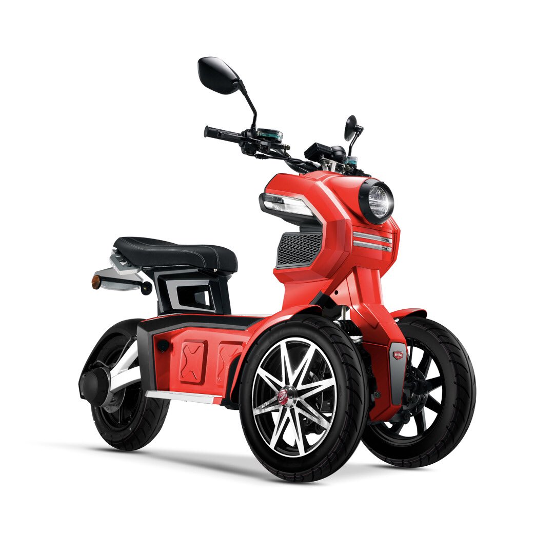 doohanarg's tweet photo. Para los más valientes y pasionales, tenemos la #iTank roja. Tanto su brillante color como todos los componentes eléctricos son resistentes al agua y al polvo para que viajes donde vos quieras sin preocuparte por la lluvia o la nieve.
¡Conocela en todos los colores! 🔴🔵⚫️⚪️ https://t.co/cAw5ZQVBb9