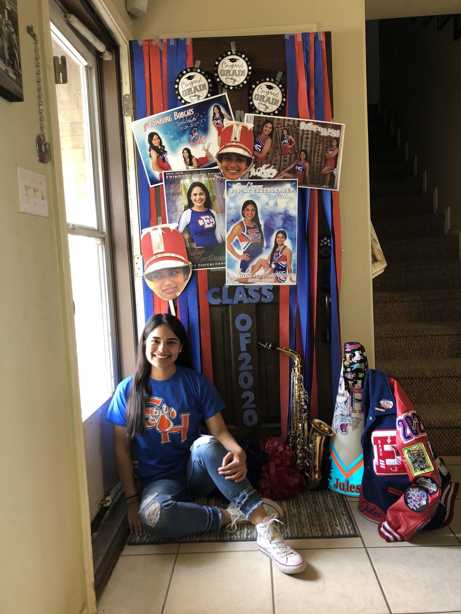 MzjMariiee's tweet photo. Here’s my take on Jules’ senior 2020 door. She was somewhat a good sport and played along, but she did not wanna do this! Lol! The wind wasn’t cooperating so we did it inside. #SeniorDoorChallenge #Senior2020 #TrueToTheRedAndBlue #ClassOf2020 #JulesMarie https://t.co/lcleG7L0K8