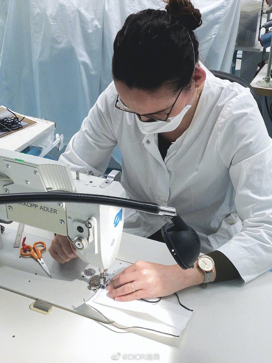 BlockchainFD's tweet photo. @Dior are you kiding me? PPE mask is not luxury products. your mini Cloth doesn't work . supply right products. don't risk the life. https://t.co/FYPqdgvSod