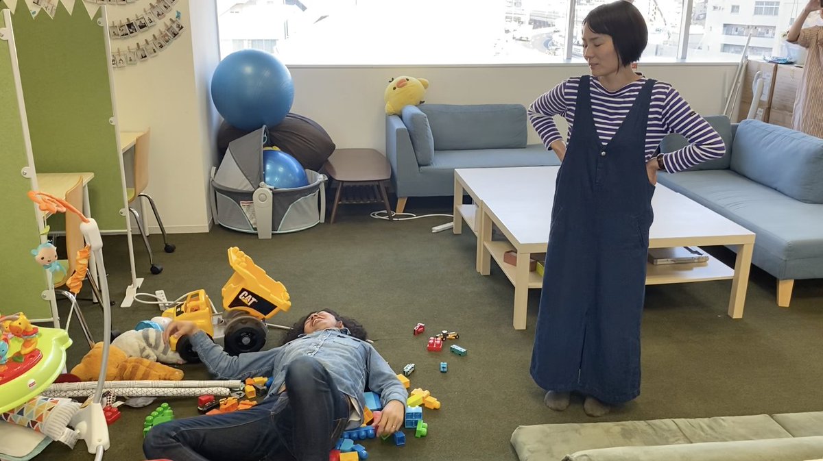 mamari_official's tweet photo. 【ご報告】
ママリを運営する コネヒト株式会社代表取締役社長がイヤイヤ期に突入いたしました。

「リモートもう嫌、みんなに会いたい」

と、叫んでいますが現在従業員が冷静に説得中です。
#社長がイヤイヤ期
#でも社長の本音
#原則全社員リモート勤務中
#エイプリルフール
#ママリ https://t.co/m0p83DpCLF