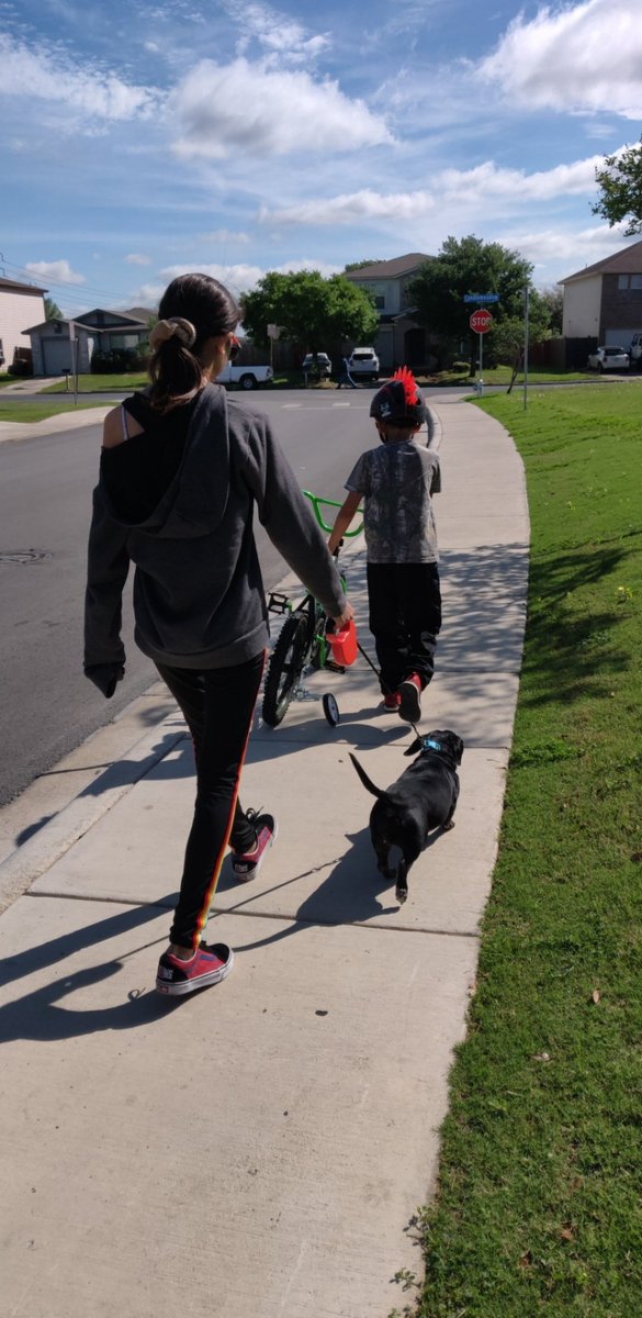 CrystalRod2007's tweet photo. @NISDEsparza Took our morning walk in our pajamas today!  Eagles fly, soar high! https://t.co/TjLEgPVk6C