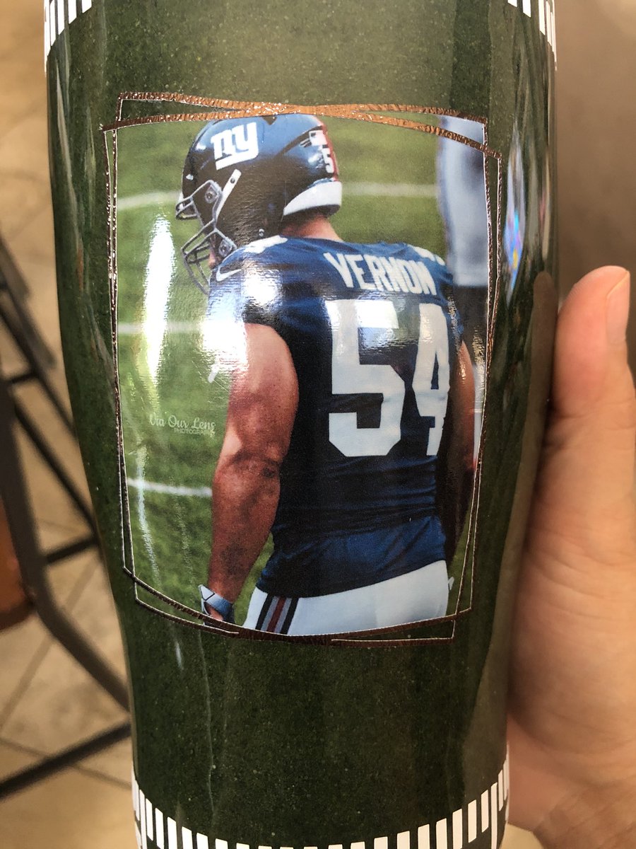 JennCrafty's tweet photo. A little sneak peek of this tumbler for a football player that i’m currently working on 😃
•
#Football #clevelandbrowns #turfgrass #turftumbler #footballtumbler #oliververnon #customtumblers #etsyshop #etsyseller #etsyfinds #etsy #handmade #drinkwarecollection https://t.co/vxwy7l89wD