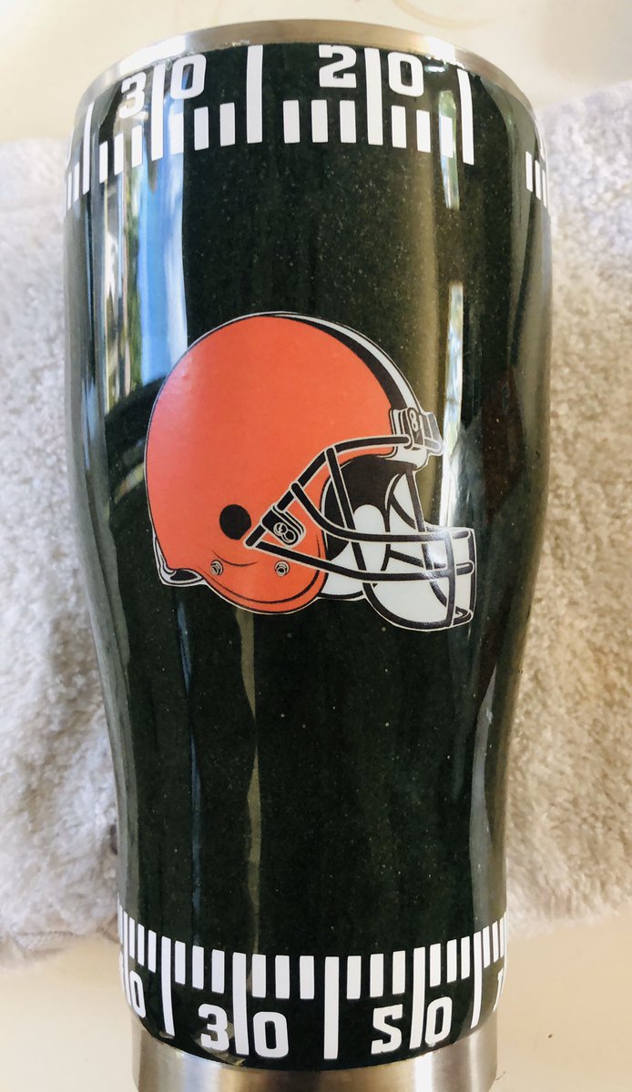 JennCrafty's tweet photo. A little sneak peek of this tumbler for a football player that i’m currently working on 😃
•
#Football #clevelandbrowns #turfgrass #turftumbler #footballtumbler #oliververnon #customtumblers #etsyshop #etsyseller #etsyfinds #etsy #handmade #drinkwarecollection https://t.co/vxwy7l89wD