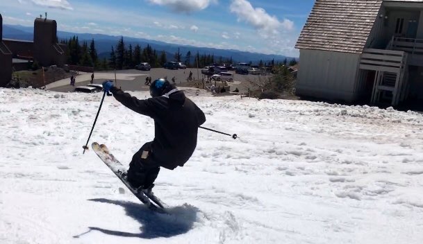 TormeyL's tweet photo. That #meanlean in front of #timberline #Hood https://t.co/3xWDqux0AQ