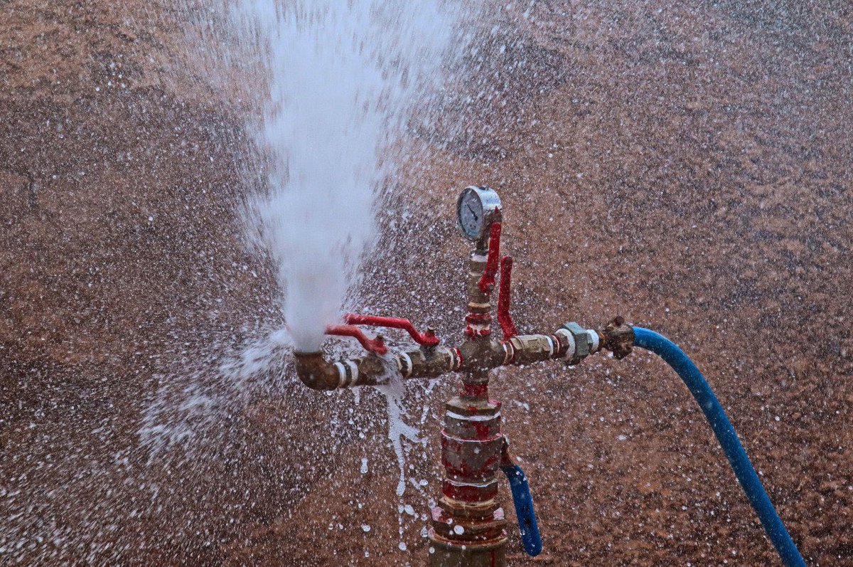 mopcparaguay's tweet photo. 🚰A través de #Dapsan y @Erssanpy, buscamos garantizar el suministro de agua potable a los pobladores durante la emergencia sanitaria del #Covid19.
💧El objetivo es proveer agua de calidad a través de los diferentes prestadores del servicio en el país.
👉🏼 https://t.co/DC1H7pG7wr https://t.co/GJuSCaY6YY