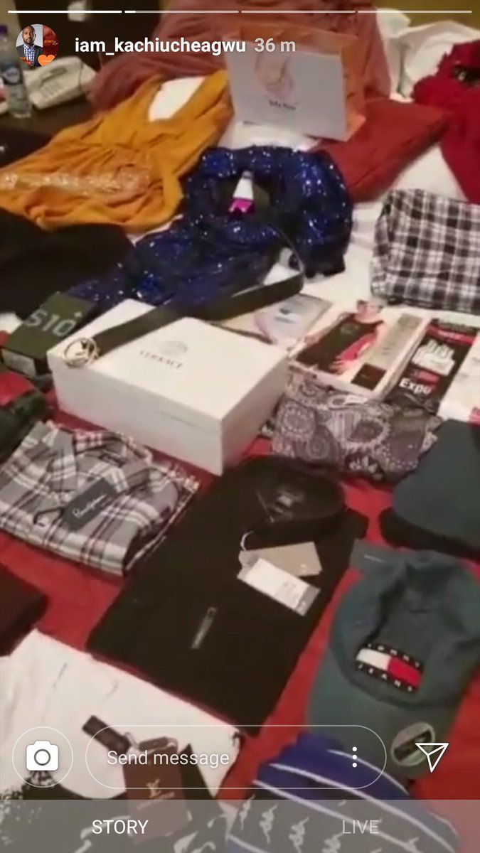 Miz_Bee_'s tweet photo. Team Roksie we don't do basics, we don't do provisions biko🤣. peep that s10+ and Versace😎. may God bless everyone that contributed to ds. I love you guys #UltimateLoveNg #Roknation #RoksieEngaged https://t.co/5n4sSbDTnG