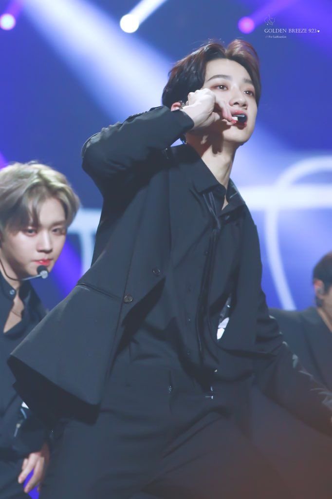 hourlyguanlin's tweet photo. https://t.co/JaGghJCtQv