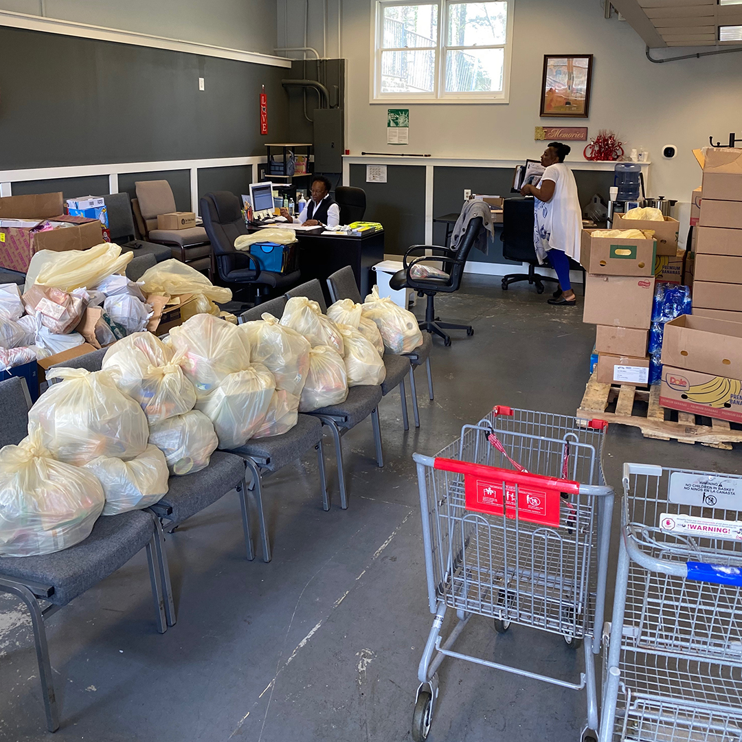 newcitynews's tweet image. CityBridges is in full "GO" status serving our communities! We are so thankful for the volunteers who work hard to serve those who need assistance during this time. THANK YOU! We love you! 😊#newcitylife