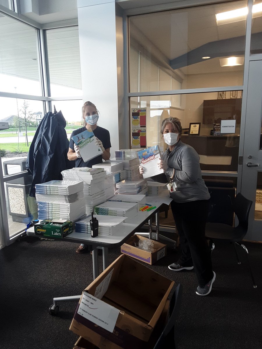 Getting resources out to our students today! Thank you <a href="/OfficialCISD/">Crandall ISD</a> and CISD school board for all you do for our students!
