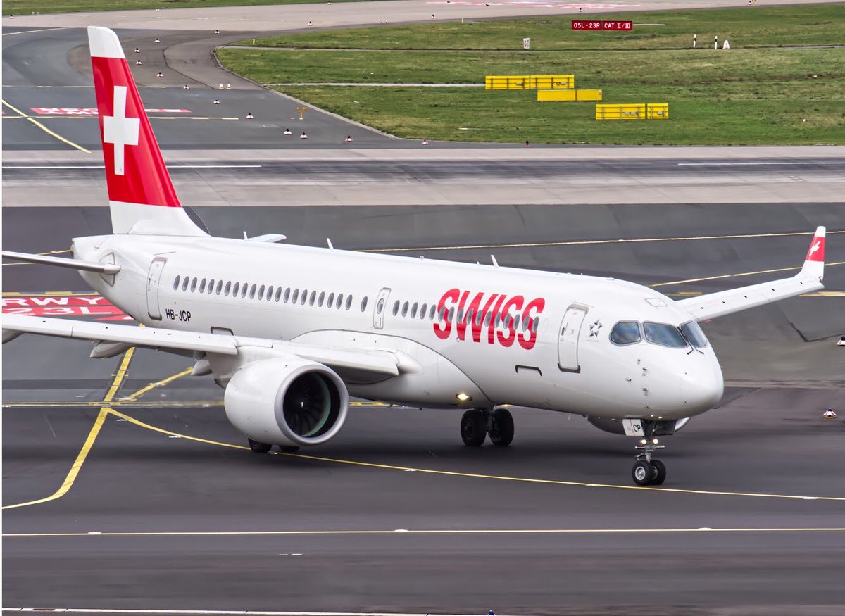 TVYildiz's tweet photo. @FlySWISS A220-300 after landing at Düsseldorf Airport
—————————
#planespotting #swiss #lufthansagroup #cs200 #a220 #airbus #bombardier #airplane #aviation #düsseldorfairport #plane #planespotter #aviationfanatic #aircraftphotography #afterlanding #flyswiss #swissairline https://t.co/OmNoKdg79W