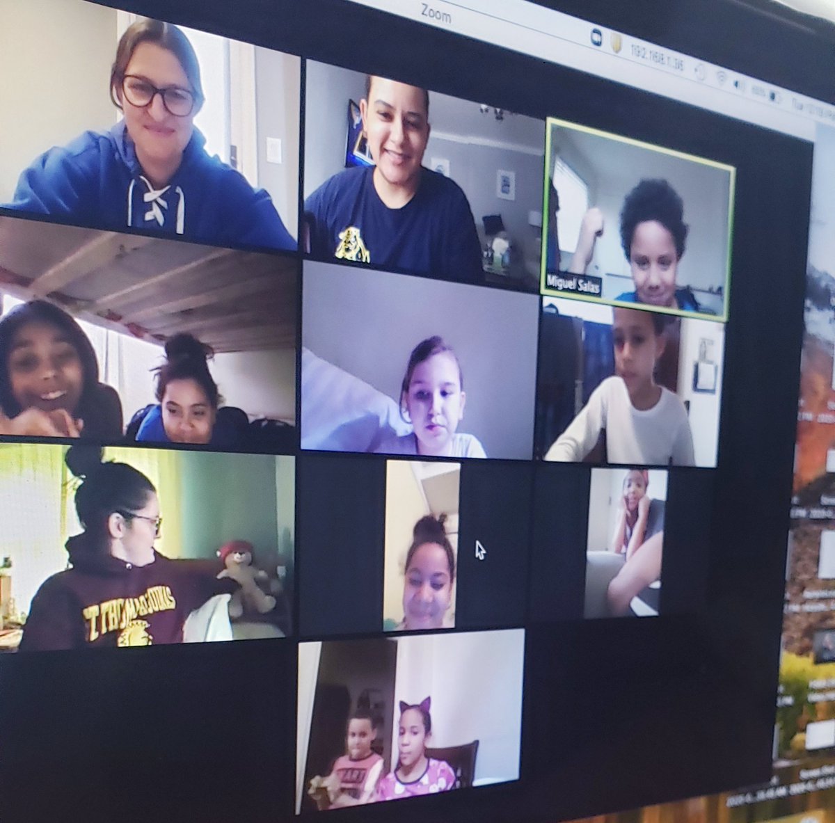 psms280x's tweet photo. Today Ms. Caminsky and Ms. Sweeney hosted a "Lunch Bunch" with their 3rd grade students &amp; their families. It was great to learn about their routines to stay healthy (like taking all their vitamins!) @psms280x #WeGotThis #StrongerTogether 💕 https://t.co/qSs81LRez9