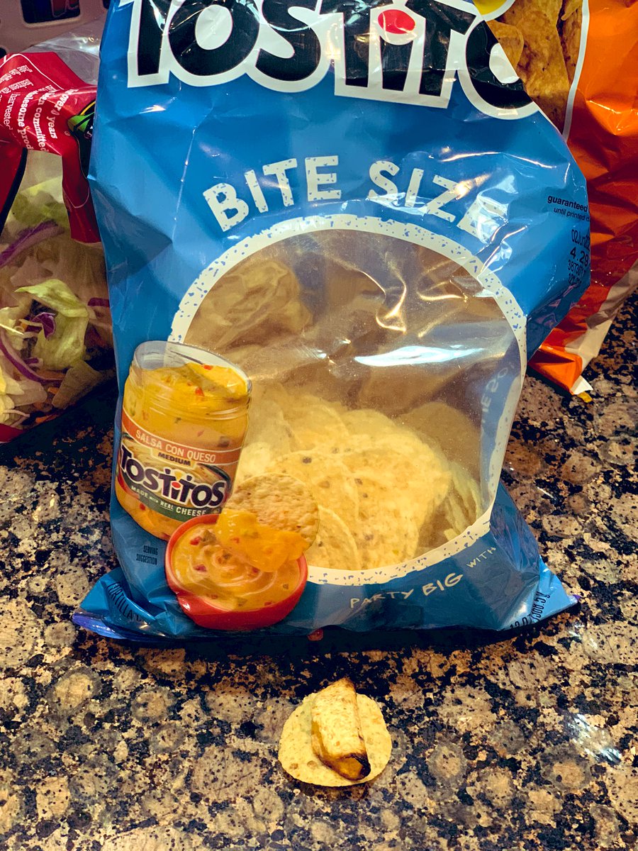 eroetter's tweet photo. In the 41 years I have been eating @Tostitos this is a first for me. I was ready to Bring the Party and bam a couple of burnt chips in the bag. Not sure what to think. #qualityfail #Tostitos #bringtheparty #freechips #coronavirus #StayAtHome https://t.co/aVFhABKD7j