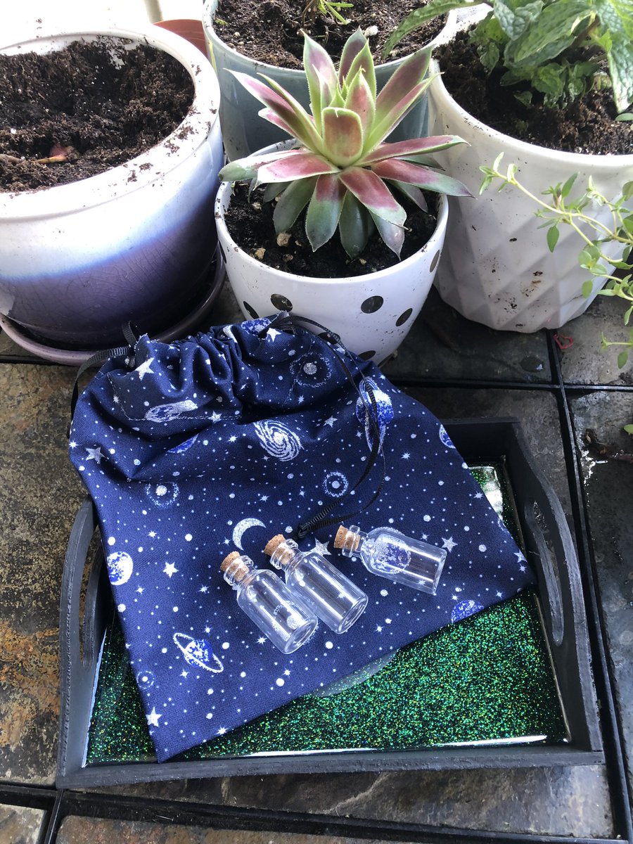 windingvinew's tweet photo. 🔮Witchy Kit Giveaway!🔮
To enter:
•must be following me
•RT this
•Tag 2 friends
Bonus entries: 
•tag up to 5 friends!
Ends 4/14 https://t.co/zeaT1gQbNH