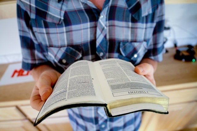 Sean_McDowell's tweet photo. You Have Time to Read the Bible! https://t.co/8Ak3OsmHZF https://t.co/gETAm6R3DF
