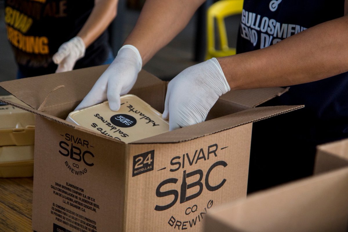 LRodriguez_SV's tweet photo. Hoy la cocina de @SivarBrewing fue para nuestros compatriotas en los centros de cuarentena con 150 cenas. Gracias SBC por su solidaridad y ayuda. #AlertaCOVID19SV https://t.co/1mxMEBPwGr