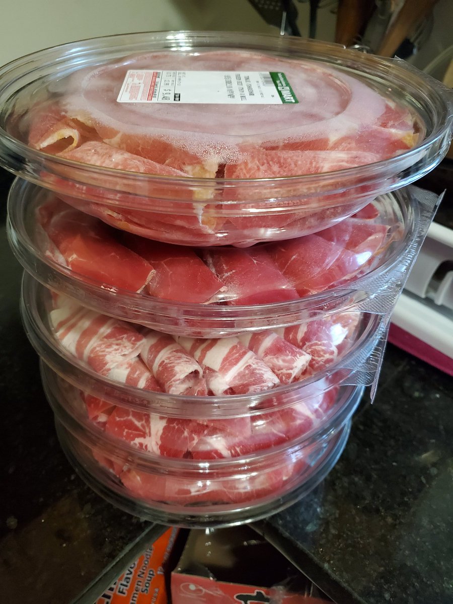 _Dollilicious_'s tweet photo. #MeatQueen Can't wait to do homemade #hotpot tonight 😤 https://t.co/pg90I2NxAT