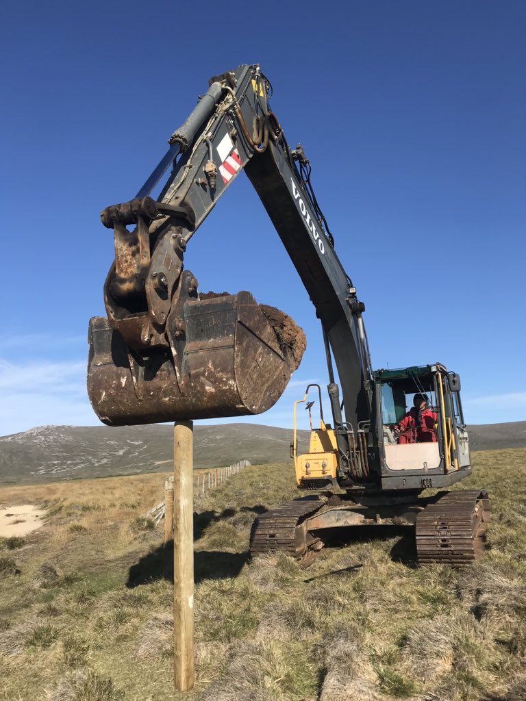 justin_westside's tweet image. Spot of fencing, no #Wrag knocker unfortunately and this was the next best thing! #volvo