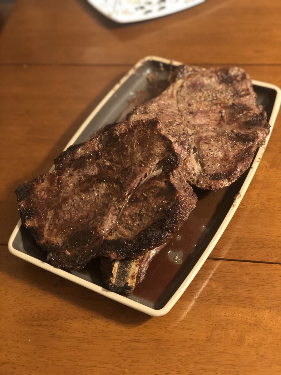 AndreasDiary444's tweet photo. HELLO BEAUTIFUL!!!!!!!  

Omg, I’ve been dying to sink my teeth into a juicy grilled steak for far to long!!!! 

#CookingMagicWithMickey  #SteakTherapy https://t.co/TBL7XX9VFz