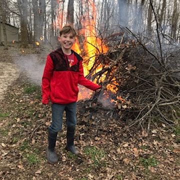 kndrdwn's tweet photo. One of these kids is clearly better st starting fires than the other two. #HurricaneHunter for the win! #TheHurricaneAndBlitzShow and #RoThePro https://t.co/jdNsjmAMzV