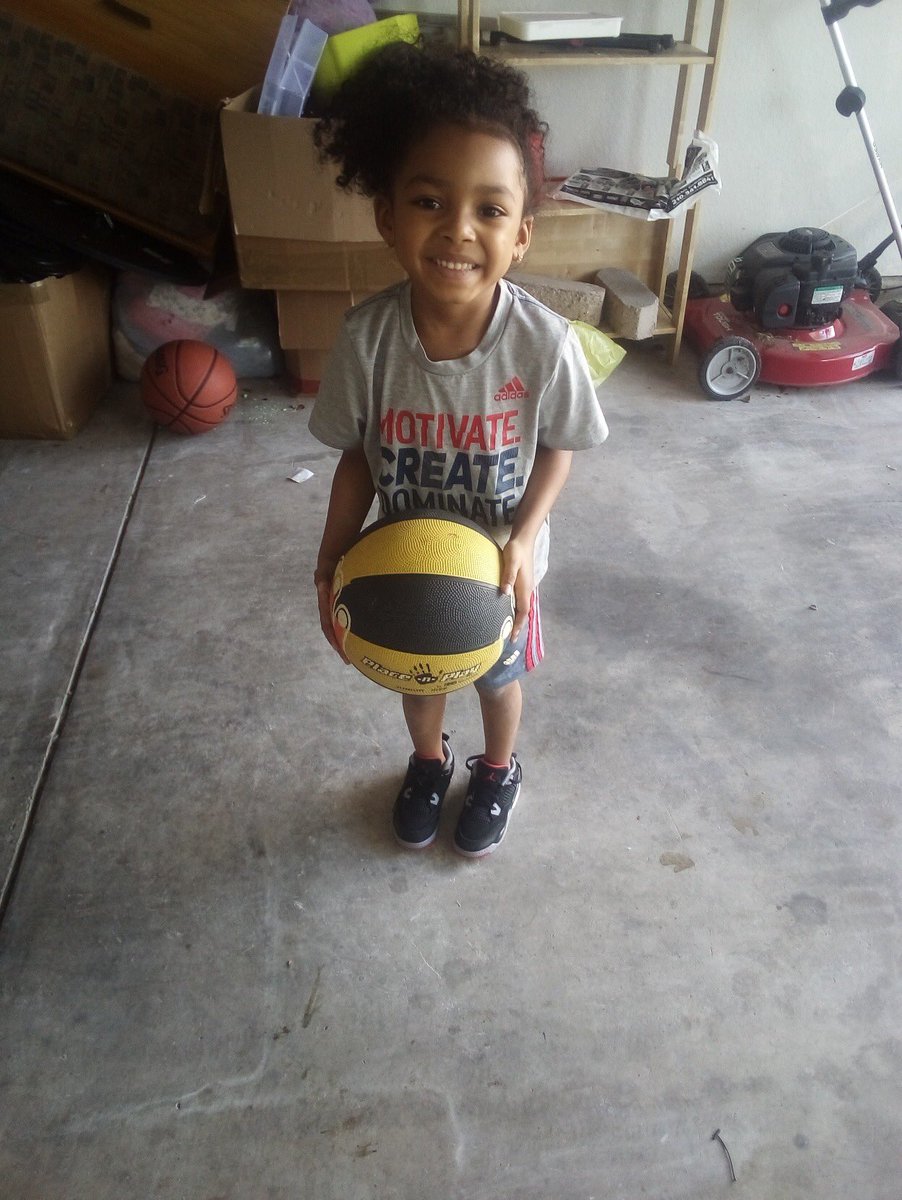 Aggielinda87's tweet photo. @NISDMurnin #MurninSpiritWeek
Day 2 Pre-K/ECSE Collab. Students Exercising: Paloma-racing; Olivia-gardening; Javier-swinging; Rozlyn-playing w/a ball. We sure miss you guys๐! https://t.co/jb6IwcxCZj