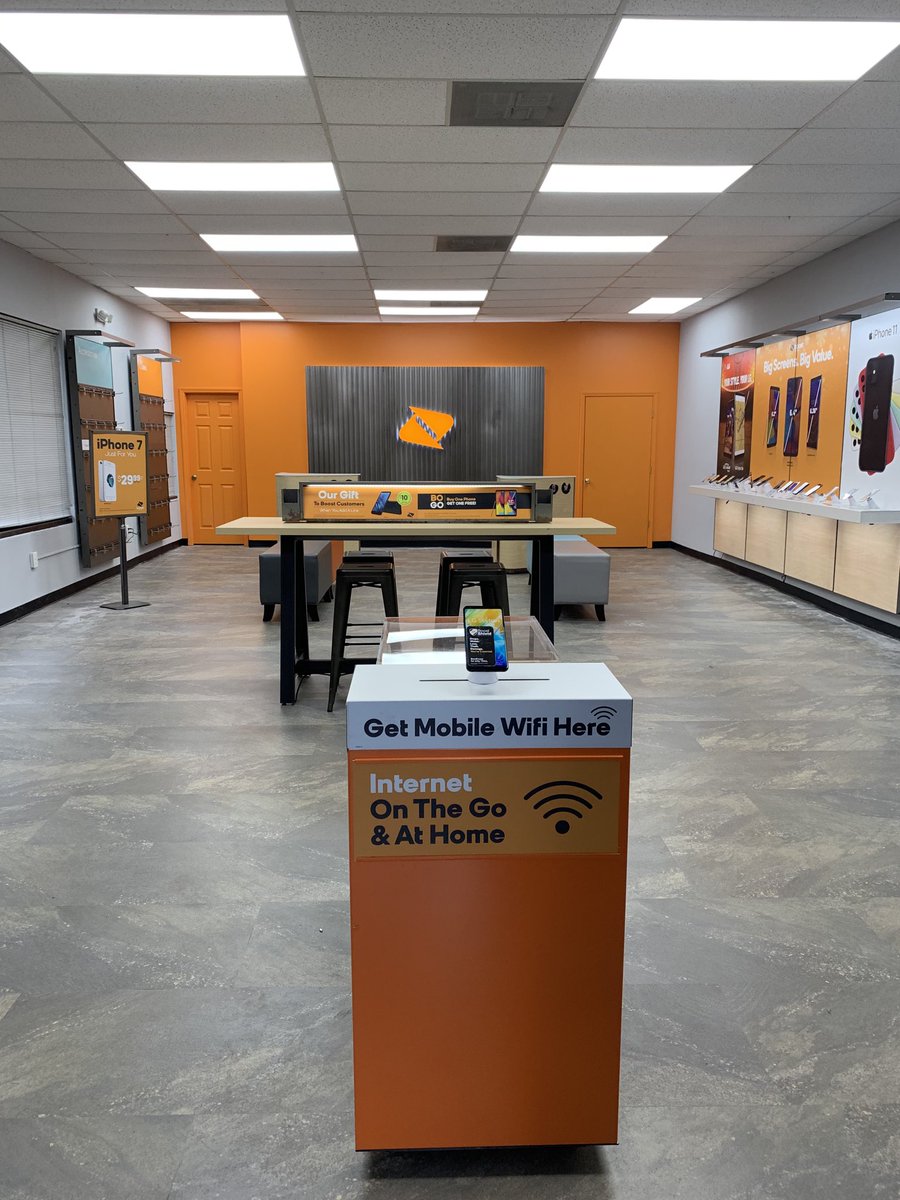 MichaelHarn_'s tweet image. #CellularExperts installed beautiful 😃 ⁦@boostmobile⁩ relocation in Hoover, AL today‼️⁦Corner spot #paintthewallorange @mschwager3⁩ #theVIPboost🧡🖤