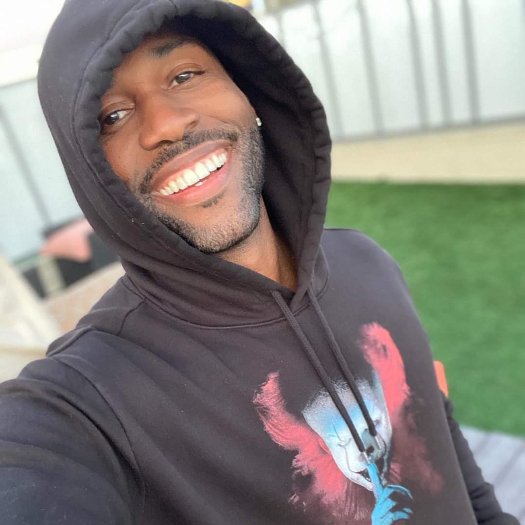 MsJacque2's tweet photo. "Find Power in the Pause!" @dolvett love this😍 #StayAtHome #powerinthepause #quoteoftheday #love #PositiveVibes https://t.co/2q13x6Mzj3