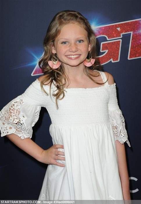 SCFootballHOF's tweet image. Happy to have local singing sensation &amp;amp; @AGT star/semifinalist @TheAnsleyBurns performing the National Anthem at #SCFHOF20 Enshrinement scheduled for May 28th @GvilleHiltonSC!
Limited Seats are available for purchase to support Bridge Builder
scfootballhof.org/product/2020-e… #JoinUs