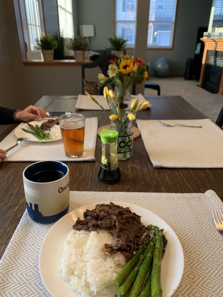 OMG just realized I didn’t post last night’s beef bulgogi for dinner. It was delicious & yes that’s seltzer in my mug.