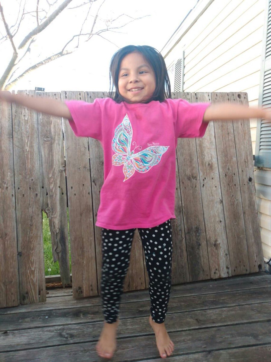 Aggielinda87's tweet photo. @NISDMurnin #MurninSpiritWeek Day 2 more Pre-K/ECSE Collab. Students Exercising: Santiago & Eleanor-jumping jacks; Santiago-push ups. I wish I had your energy. We ๐ you and wish we were with you! https://t.co/OJWACn3oeP