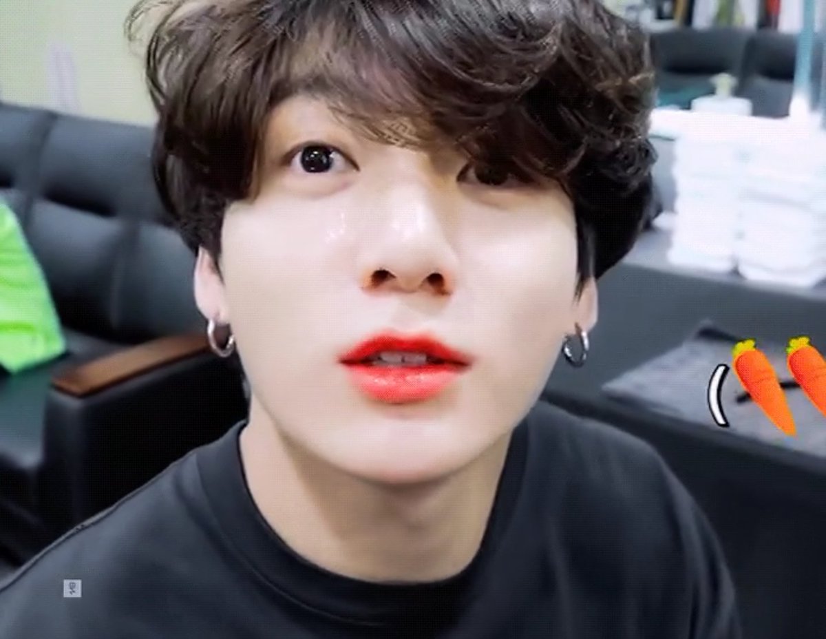 Jungkook big sparkly doe eyes; a devastating thread