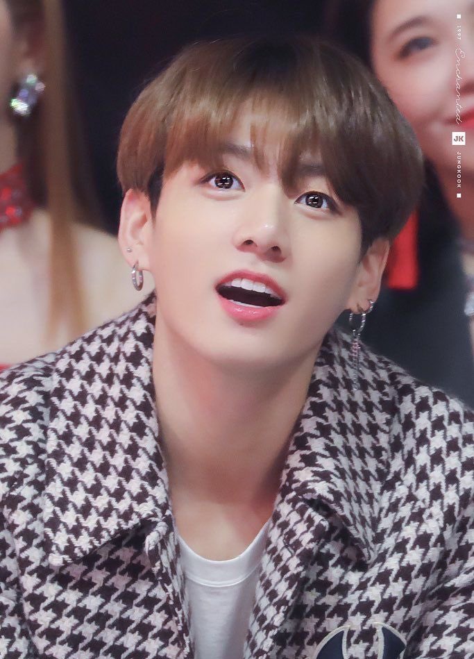 Jungkook big sparkly doe eyes; a devastating thread